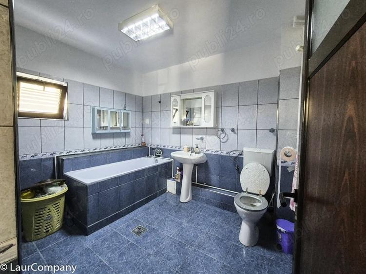 Casă cu 6 camere cu Teren 585 Mp în Geamăna