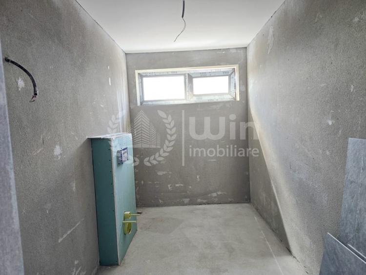 Casă individuală cu 4 camere cu Canalizare în Dâmbul Rotund