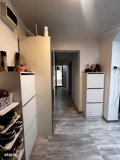 Apartament cu 3 camere decomandat în Berceni