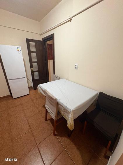 Apartament cu 3 camere decomandat în Hala Centrală