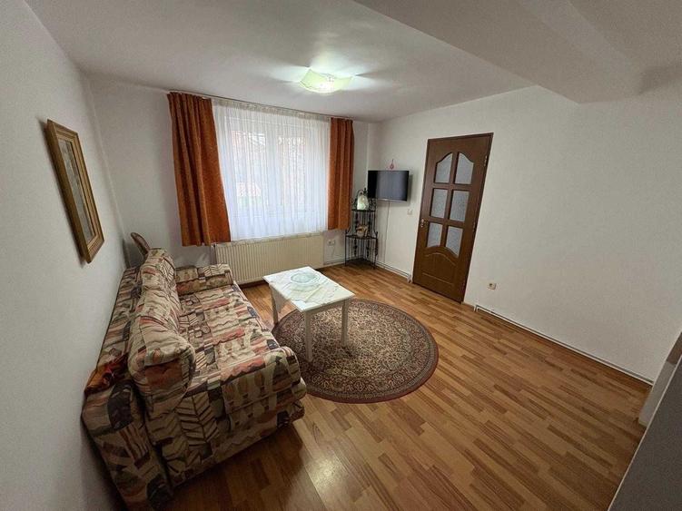 Casă cu 4 camere în Exterior Vest