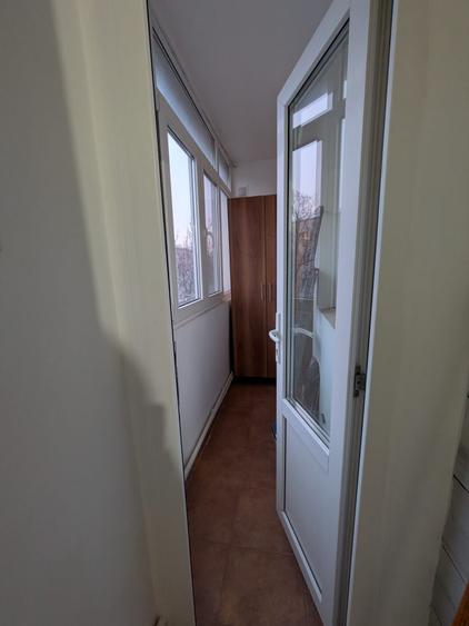 Apartament cu 3 camere decomandat în Sud