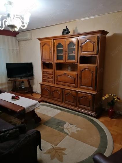 Apartament cu 3 camere decomandat în Caracal