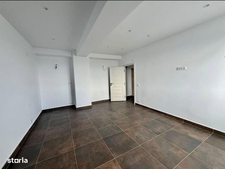 Apartament cu 3 camere decomandat în Șelimbăr — fotografia 3