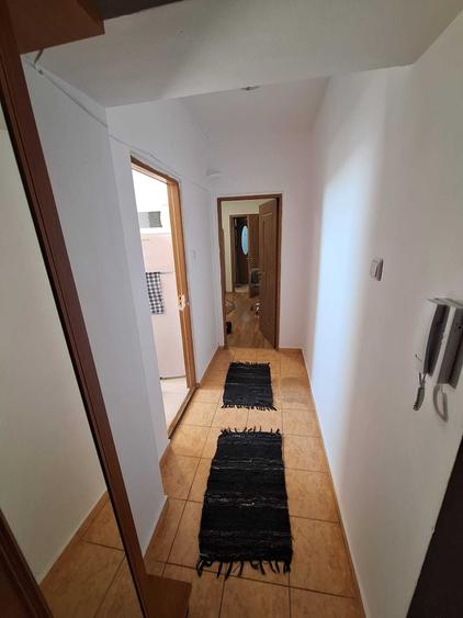 Apartament cu 2 camere decomandat în Girocului