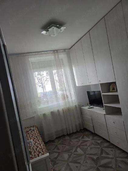Apartament cu 2 camere decomandat în Teiul Doamnei