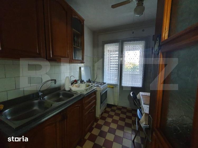 Apartament cu 4 camere decomandat, mobilat în Sud