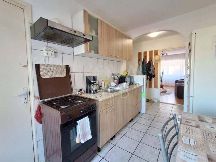 Apartament cu 3 camere decomandat, mobilat în Orașul de Jos
