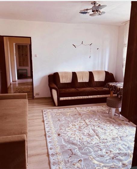 Apartament cu 3 camere decomandat în Șagului