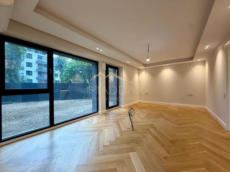 Apartament cu 4 camere în Străulești