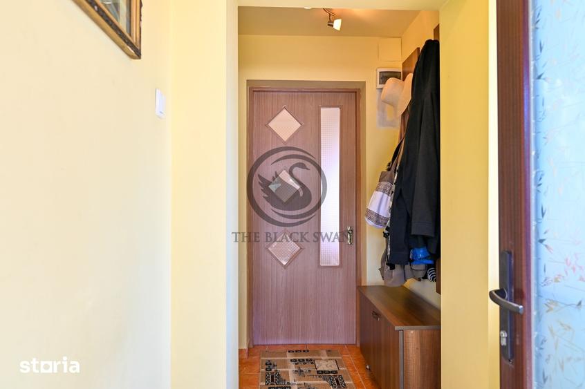 Casă cu 7 camere cu Teren 432 Mp în Vest