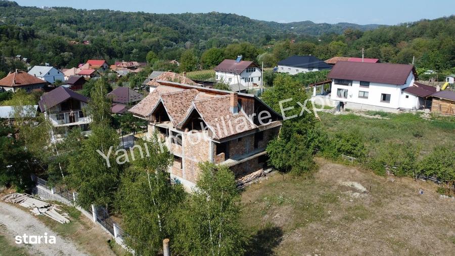 Casă cu 4 camere în Valea Danului