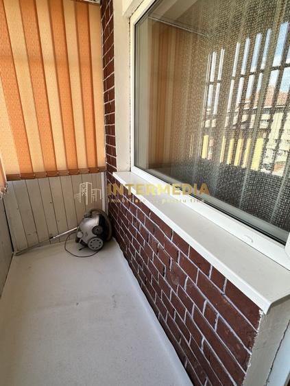 Apartament cu 3 camere decomandat, mobilat în Central