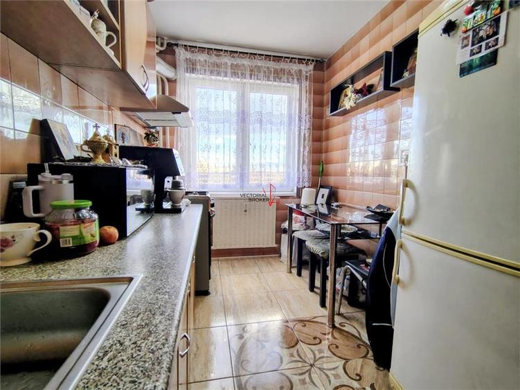 Apartament cu 2 camere decomandat în Titan