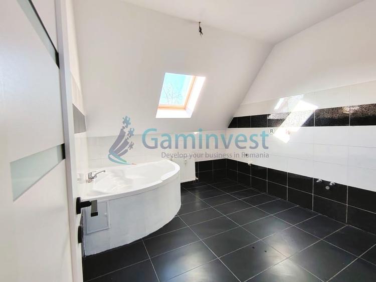 Apartament cu 3 camere decomandat în Vest