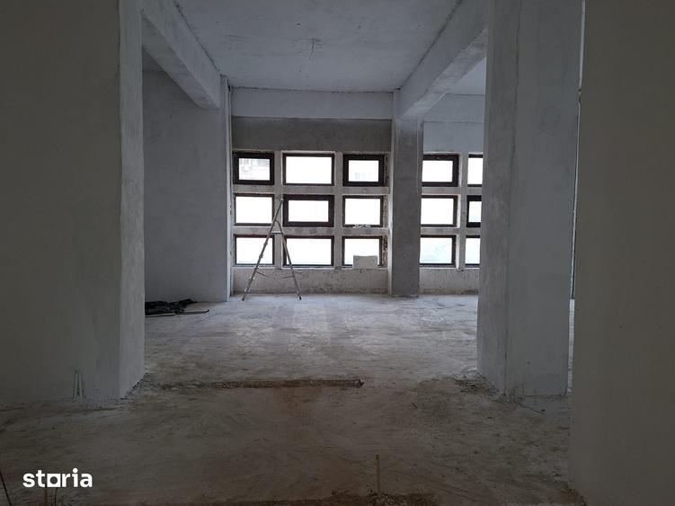 Spațiu comercial, de 180 mp, în Albert