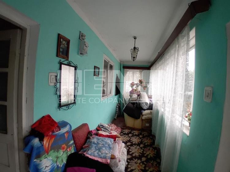 Casă individuală cu 6 camere cu Canalizare în Central
