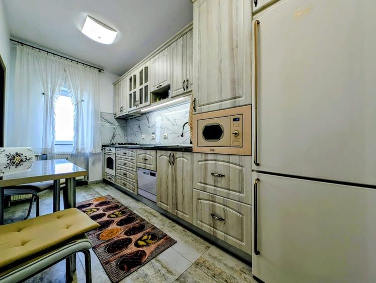 Apartament cu 2 camere decomandat în Pajura