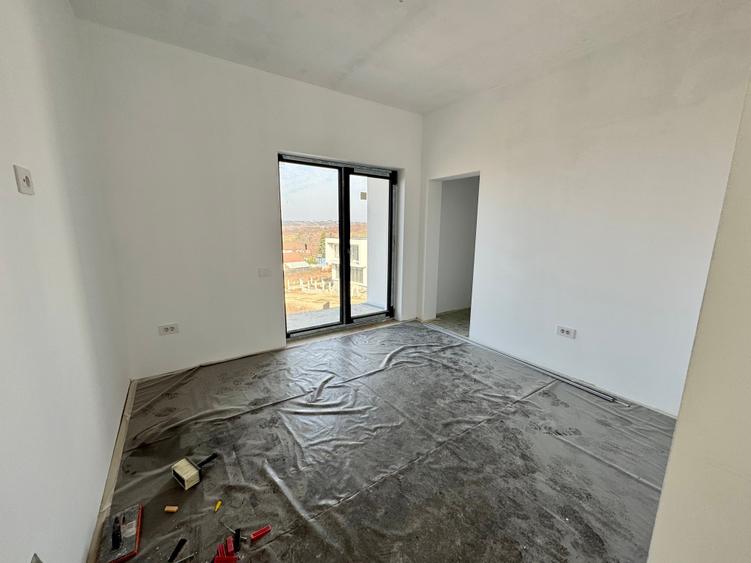 Casă cu 4 camere cu Canalizare în Dealuri Oradea