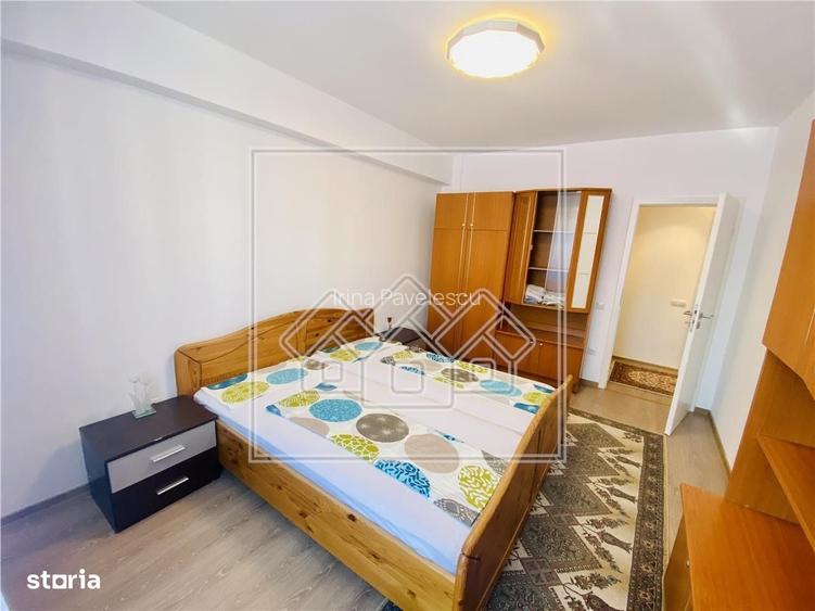 Apartament cu 3 camere, 2 bai si balcon - Zona Turnisor