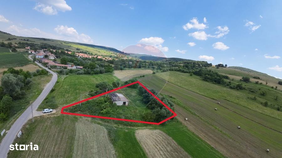Teren de 2539 mp, în Vânători