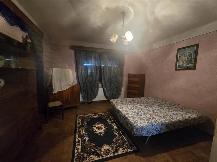 Casă individuală cu 3 camere cu Canalizare în Central