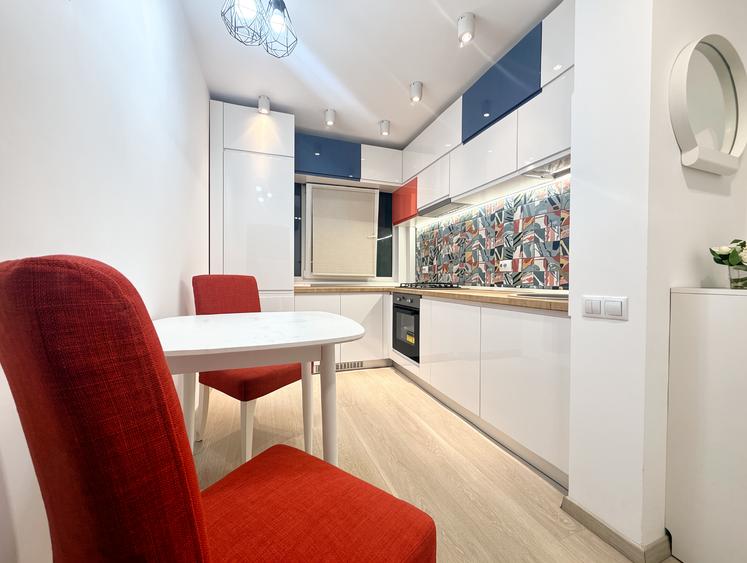 Apartament cu 2 camere decomandat în Titan