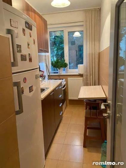 Garsonieră decomandată în Apărătorii Patriei