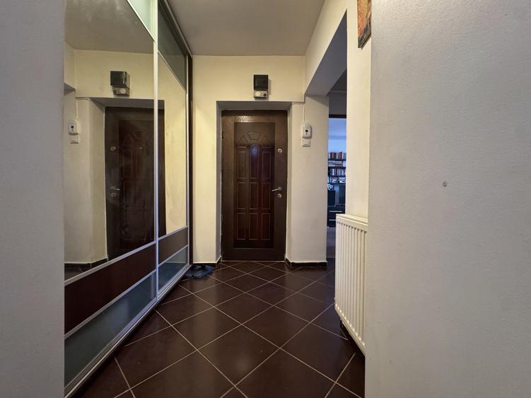 Apartament cu 3 camere decomandat în Frumoasa