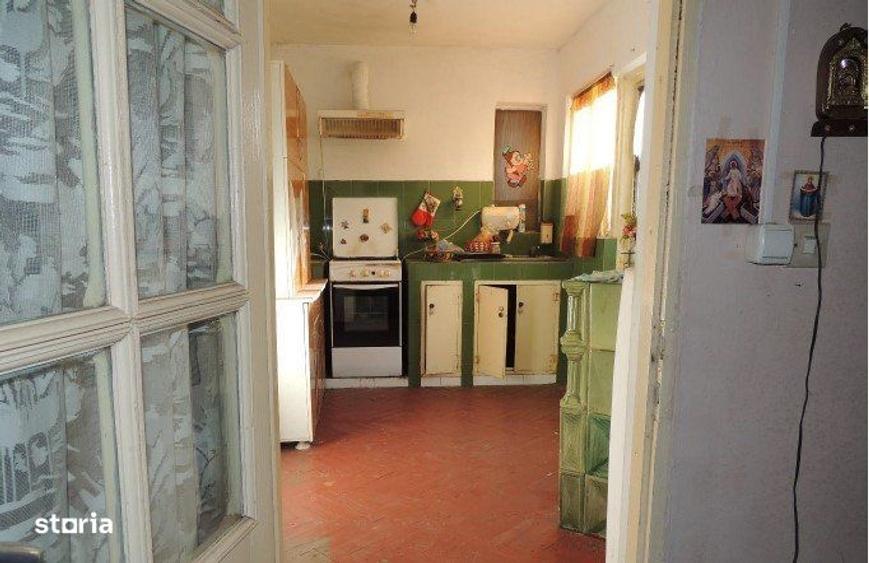 Casă cu 4 camere în Corlătești