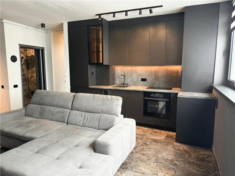 Apartament cu 3 camere decomandat, mobilat în Torontalului