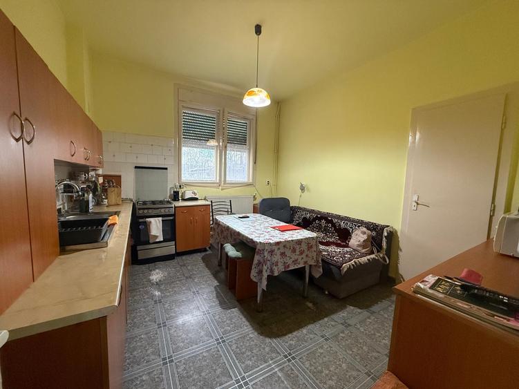 Casă individuală cu 3 camere cu Canalizare în Dâmbul Rotund