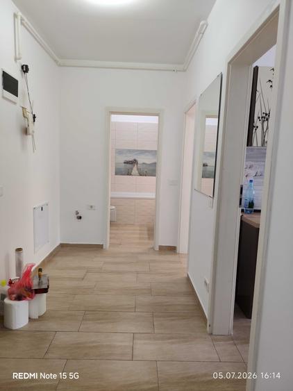 Ofer spre inchiriere apartament 2 camere nemobilat in complexul kristal residence, parcare proprie , contract de inchiriere. Pret 350 euro - 5