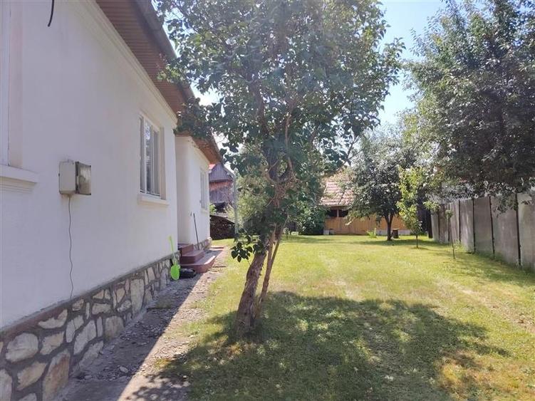 Duplex cu 2 camere cu Canalizare în Est
