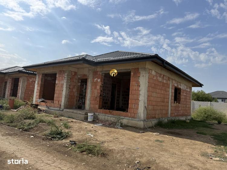 Casă cu 4 camere cu Teren 300 Mp în Central