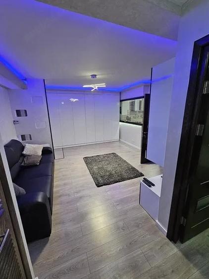 Apartament cu 2 camere semidecomandat în Exterior Vest