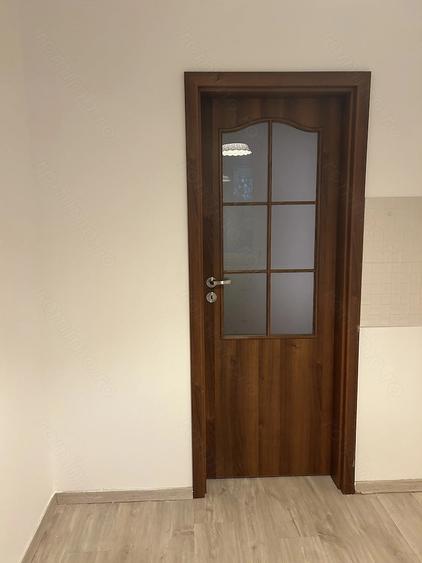 Apartament cu 3 camere semidecomandat, mobilat în Dristor