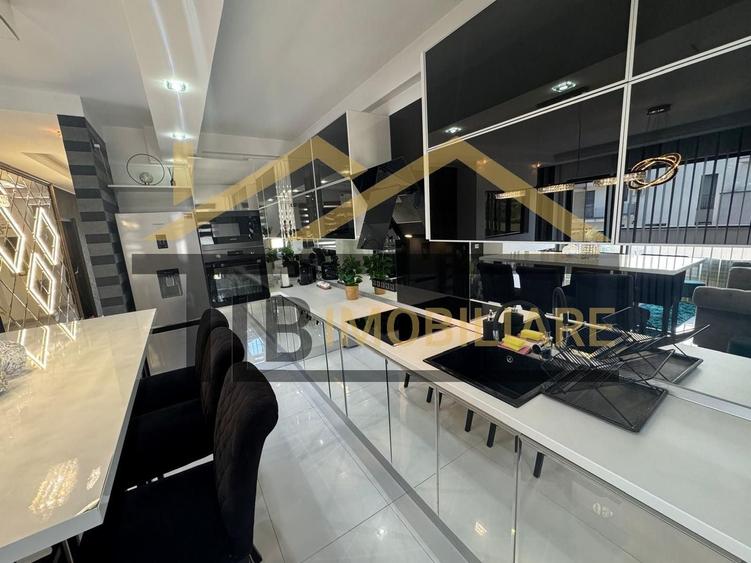 Apartament cu 3 camere semidecomandat, mobilat în Est