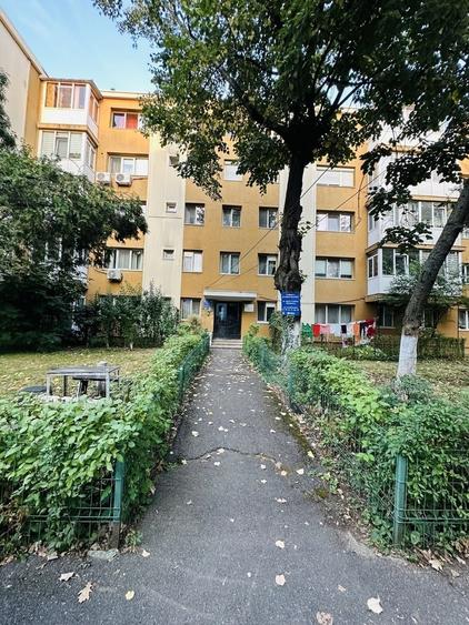 Apartament cu 2 camere decomandat în Vest