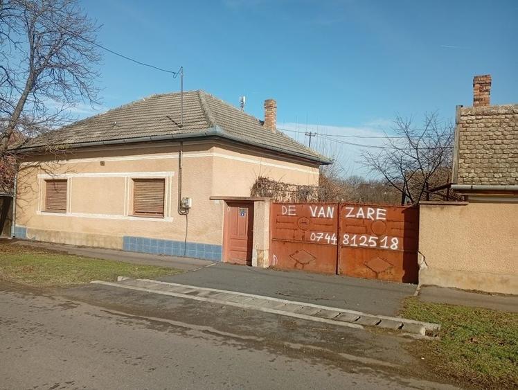 Casă cu 3 camere în Central