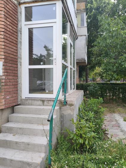 Apartament cu 2 camere decomandat în Soarelui