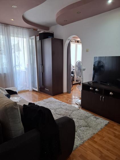 Apartament cu 2 camere semidecomandat în Tineretului