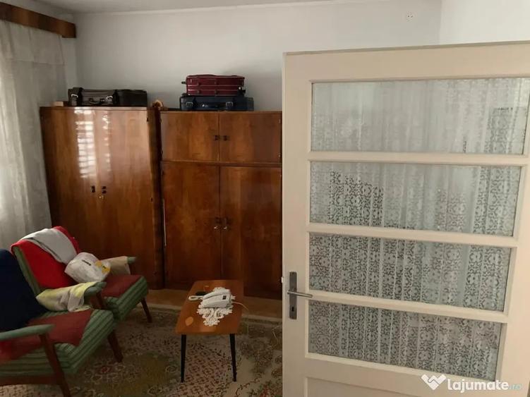 Casă cu 3 camere în Central