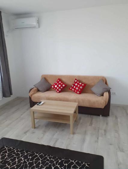 Apartament cu 2 camere decomandat, mobilat în Apărătorii Patriei