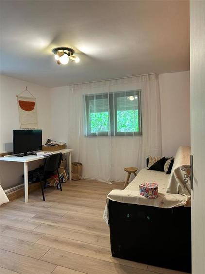 Casă individuală cu 5 camere cu Teren 3029 Mp în Drajna de Sus