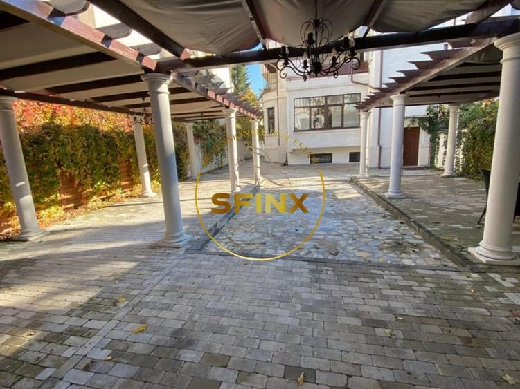 Apartament cu 11 camere în Capitale