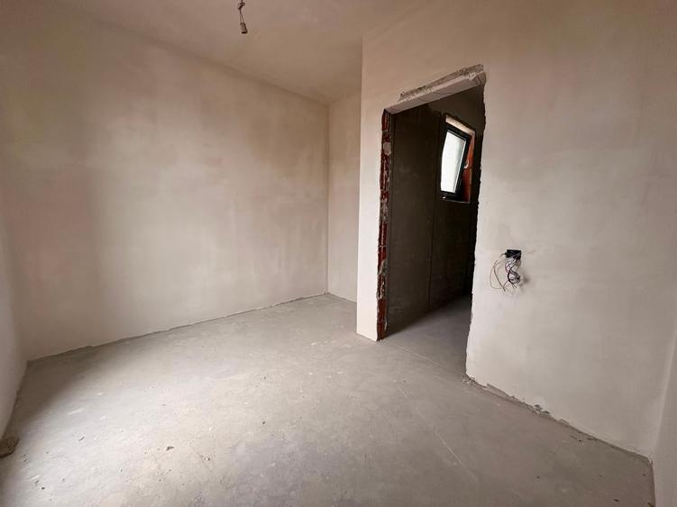 Duplex cu 4 camere cu Canalizare în Străulești