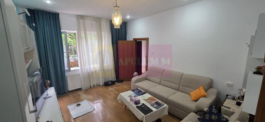 Apartament cu 2 camere semidecomandat în Central