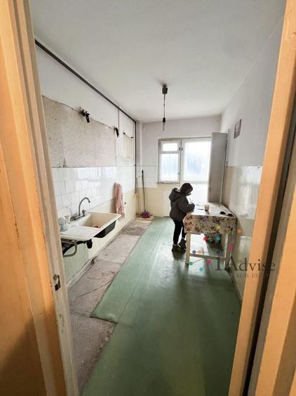 Apartament cu 3 camere decomandat în Griviței