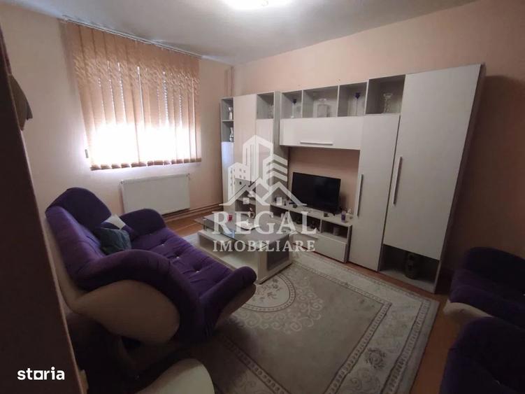 Casă individuală cu 4 camere cu Canalizare în Central